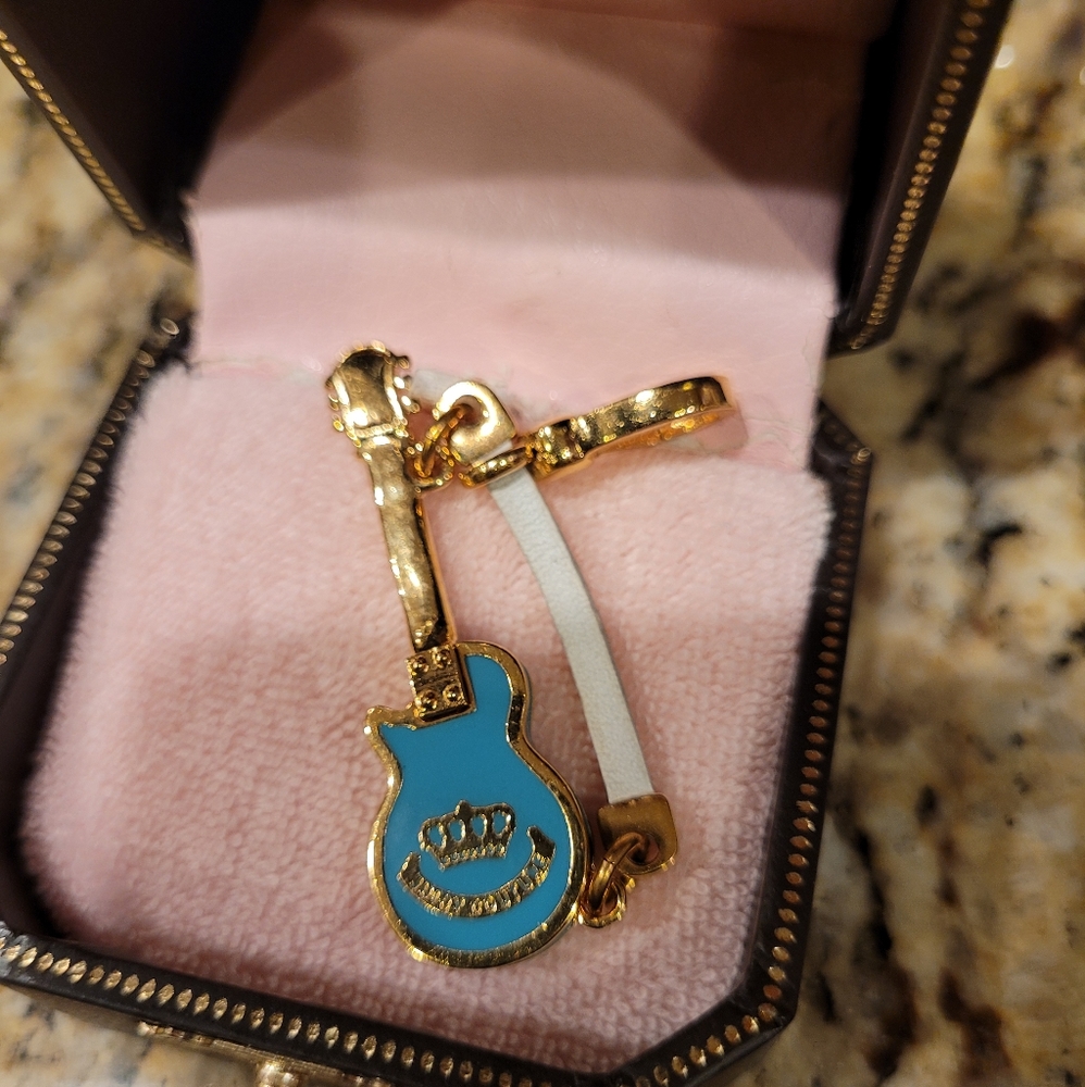 JUICY COUTURE VINTAGE GUITAR CHARM - Picture 2 of 5